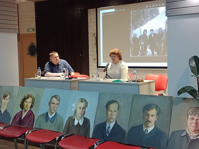 V     .  .   . :     .