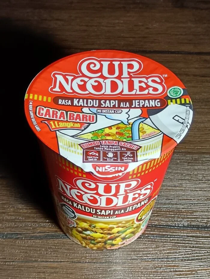 Краткий обзор на лапшу NISSIN CUP NOODLES о вкусом тушеной говядины по-японски - Моё, Доширакология, Лапша, Бичпакет, Макароны, Еда, Говядина, Тушеная говядина, Мясо, Отзыв, Распаковка, Обзор, Перец, Япония, Длиннопост