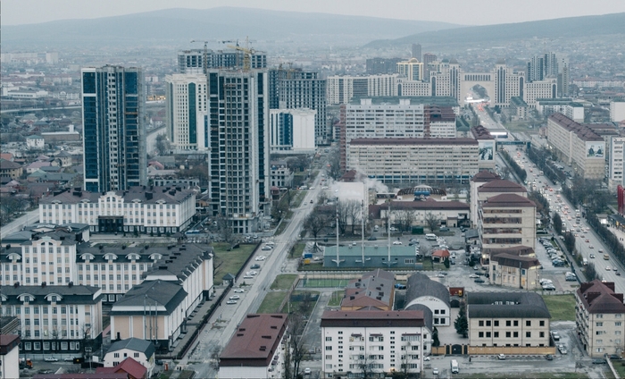 Грозный, столица, был полностью восстановлен после того, как российские военные сравняли его с землей во время чеченских войн