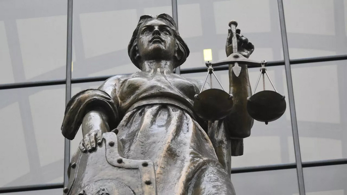 Статуя богини Фемиды у здания Верховного суда России в Москве. Архивное фото