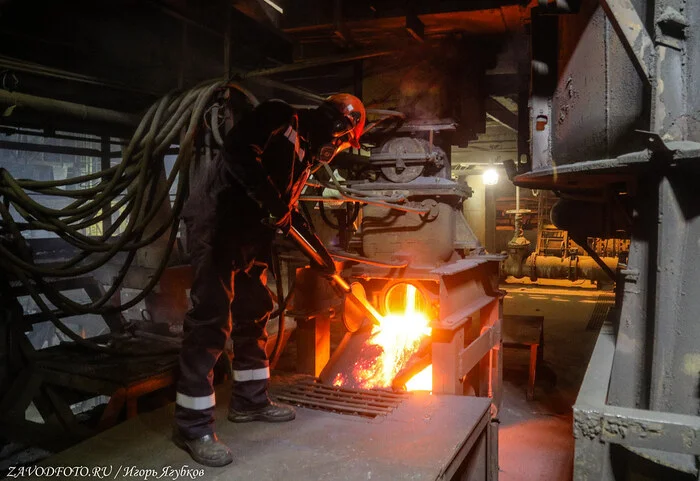 From the series “They are the ones who make Russia great” - filmed by me in the Refining Shop of the Kola MMC - My, Factory, Industry, Russian production, Production, Kola MMC, Norilsk Nickel