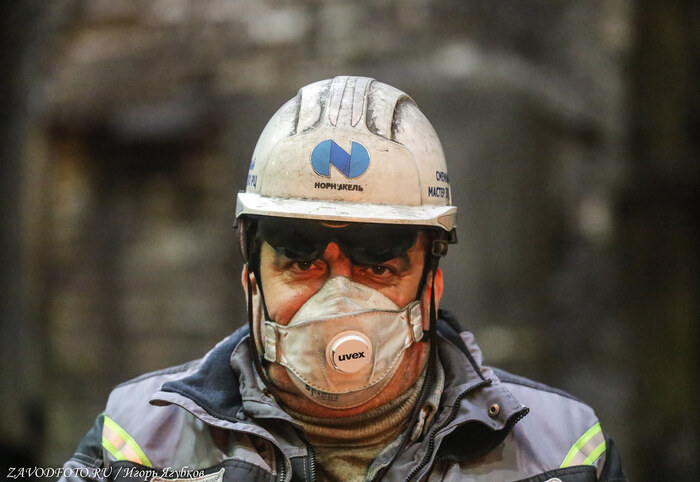 Из серии «Именно они делают Россию великой» - снято мной в Рафинировочном цехе Кольской ГМК