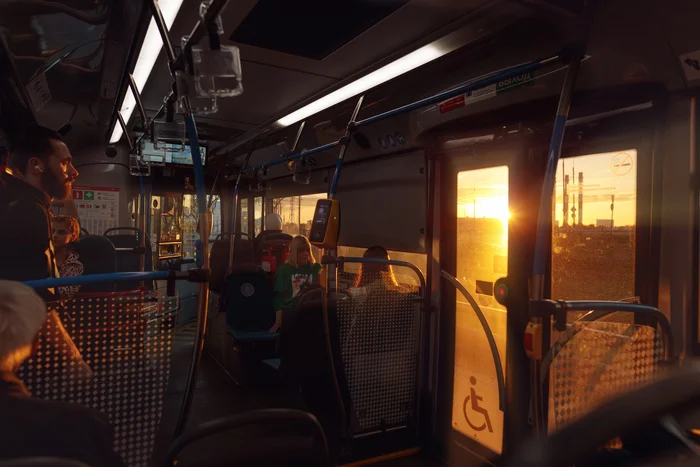 We're going into the sunset - My, Sunset, Street photography, Hobby, Bus, The photo