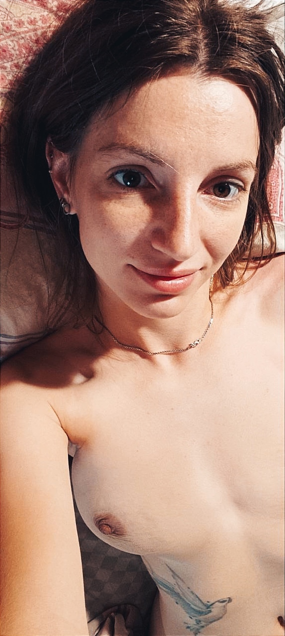 Morning... - NSFW, My, Nude Thursday, Homemade, Long hair, Girl with tattoo, Boobs, Morning, A blanket, Longpost