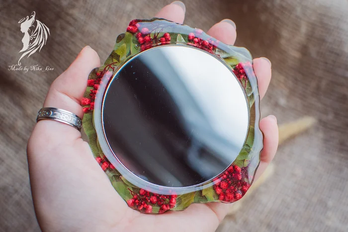 Pocket mirrors made of epoxy resin and fresh flowers - My, Handmade, Needlework without process, Epoxy resin, Longpost, Flowers, Nika_kiss, Mirror
