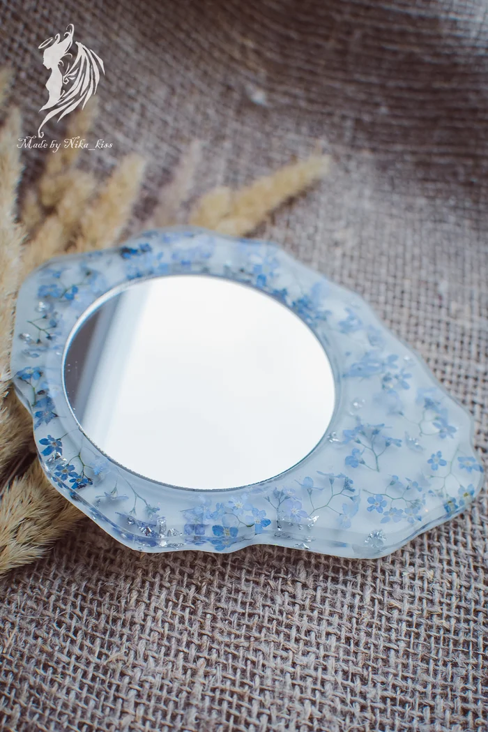 Pocket mirrors made of epoxy resin and fresh flowers - My, Handmade, Needlework without process, Epoxy resin, Longpost, Flowers, Nika_kiss, Mirror