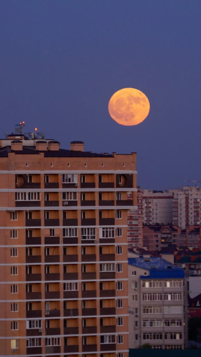 Today is the strawberry full moon - My, Full moon, Strawberry jam, moon, Mobile photography, Krasnodar, Longpost