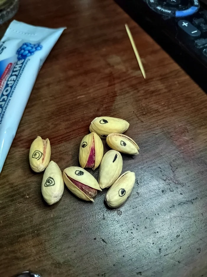 Pistachios and the artist wife - My, Pistachios, Art, Dorisovka, Pareidolia