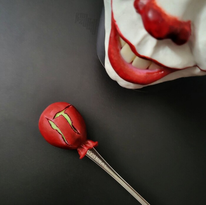 длина ложки: 20 см. Надпись светится в темноте