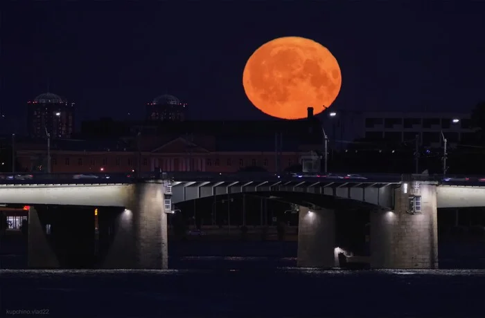 Full Moon June 22 - My, The photo, Saint Petersburg, Sunset, moon, Alexander Nevsky Bridge, International