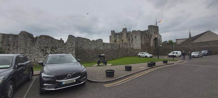     .       " "   .   ,-    -    .