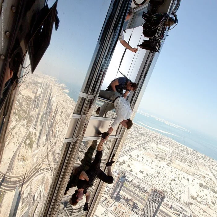 Behind-the-scenes photos of the Burj Khalifa scene from Mission: Impossible: Ghost Protocol - Tom Cruise, mission Impossible, Filming, Movies, Hollywood, Actors and actresses, Celebrities, Trick, Photos from filming, Scene from the movie