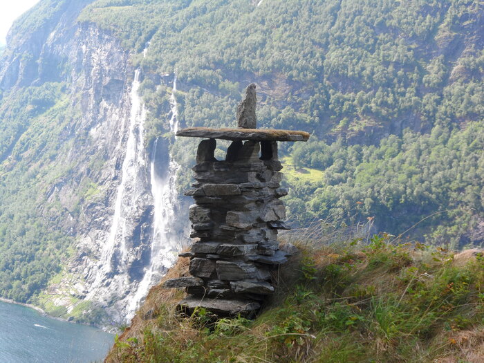    <a href="https://pikabu.ru/story/prodolzhenie_posta_ushyol_v_otpusk_na_400_dney_11535139?u=https%3A%2F%2Fru.wikipedia.org%2Fwiki%2F%25D0%25A1%25D0%25B5%25D0%25BC%25D1%258C_%25D0%25A1%25D0%25B5%25D1%2581%25D1%2582%25D1%2591%25D1%2580_%28%25D0%25B2%25D0%25BE%25D0%25B4%25D0%25BE%25D0%25BF%25D0%25B0%25D0%25B4%29&t=%D0%A1%D0%B5%D0%BC%D1%8C%20%D1%81%D0%B5%D1%81%D1%82%D1%91%D1%80&h=82ce47aee1d2ec0c20766558b4373ec3150826ce" title="https://ru.wikipedia.org/wiki/%D0%A1%D0%B5%D0%BC%D1%8C_%D0%A1%D0%B5%D1%81%D1%82%D1%91%D1%80_(%D0%B2%..." target="_blank" rel="nofollow noopener"> </a>,    .  -  