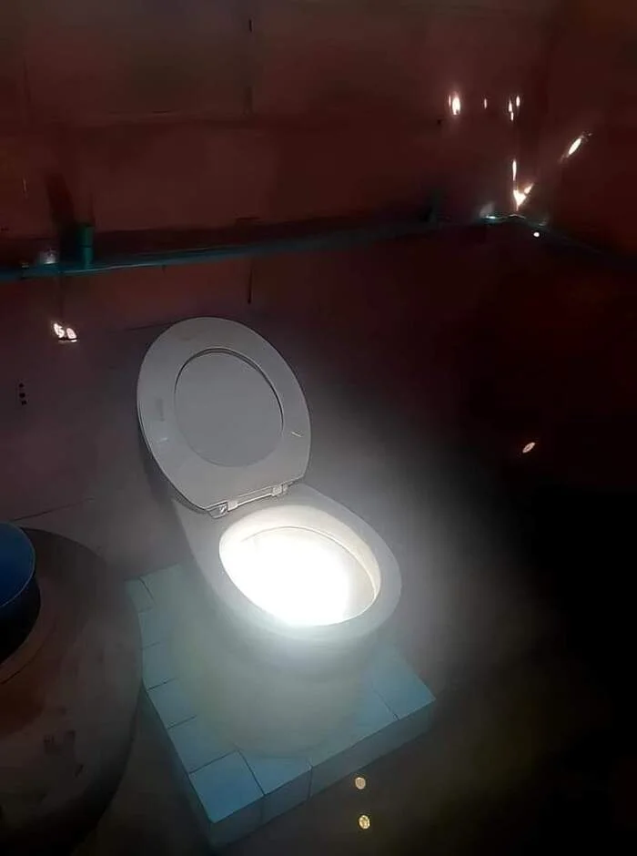 A light in the end of a tunnel - Rural, Toilet