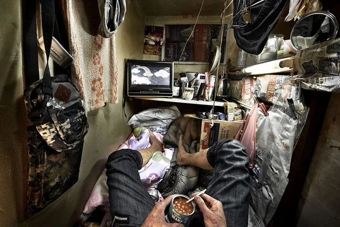 Micro apartments in Hong Kong - The photo, Photographer, The property, Apartment, Studio, Poverty, Poverty, Humanity, Rent, Lodging, Marginals, Hong Kong, Longpost, Repeat