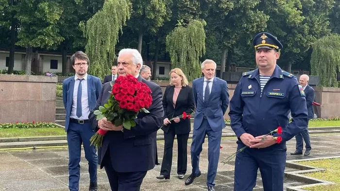 Fallen soldiers were honored in Berlin on the Day of Remembrance and Sorrow - Berlin, Germany, The Great Patriotic War, Anniversary, Day of Remembrance and Sorrow, Nazism, Fascism, Genocide, Memorial, Ambassador, Everlasting memory, Риа Новости, Memorial to Soviet soldiers, Telegram (link)