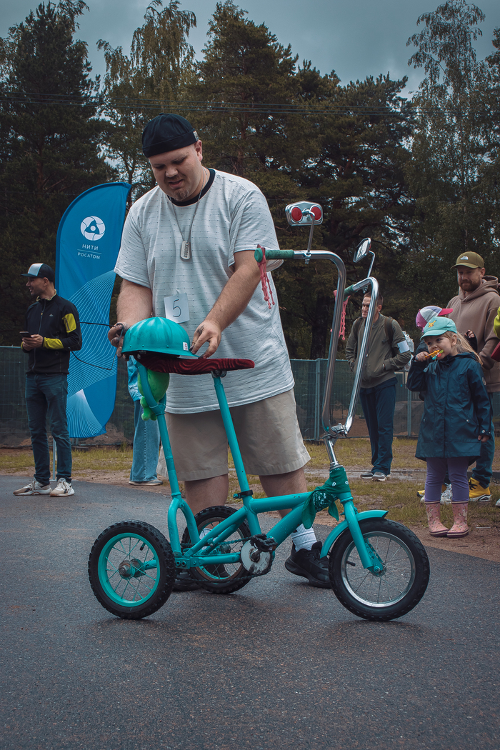 Этот очаровательный трёхколёсный лоурайдер приехал последним, но завоевал абсолютную народную любовь на фестивале!