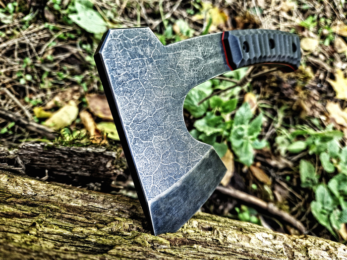 Монолит в естественной среде обитания