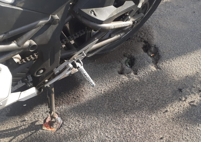 Видно, что не я первый поднимал, столько вмятин