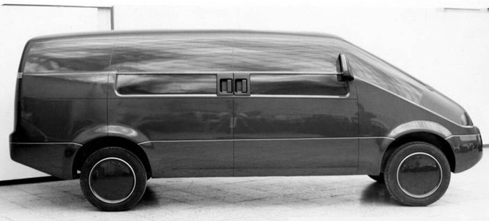 Первый макет перспективного минивэна ВАЗ, 1989 г.