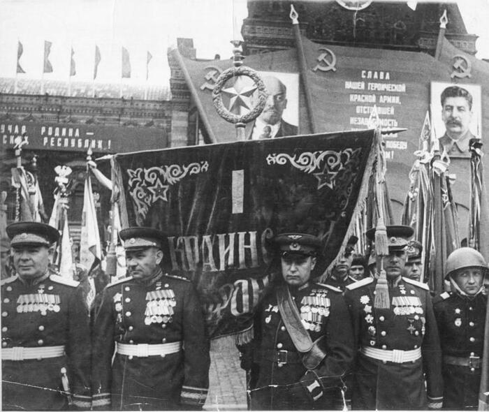 Парадная колонна 1-го Украинского фронта на Параде Победы в Москве