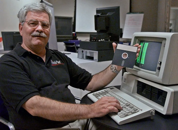 David Bradley and CTRL+ALT+DEL - IT, Ibm, History, Engineer, Programming