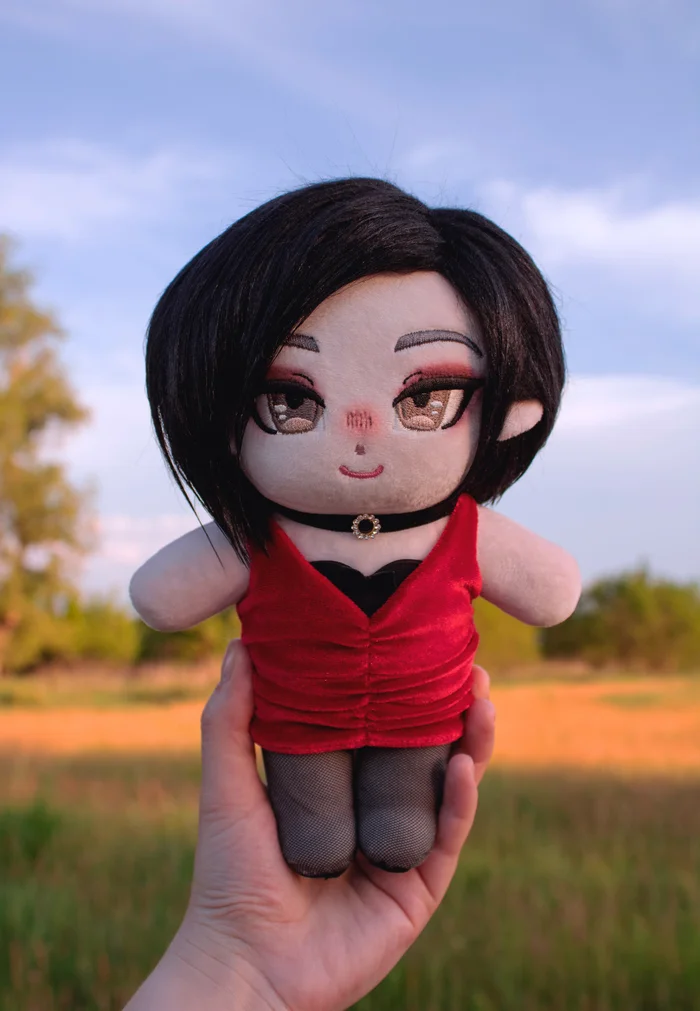 Plush heartthrob Ada Wong from the game Resident Evil 2 - My, Resident evil, Resident Evil 2: Remake, Ada wong, Games, Plush Toys, Needlework without process, Merch, Soft toy, Geek, Needlework, Creation, Horror game, Zombie, Computer games, Collectible figurines, Figurines, Gamers, Longpost