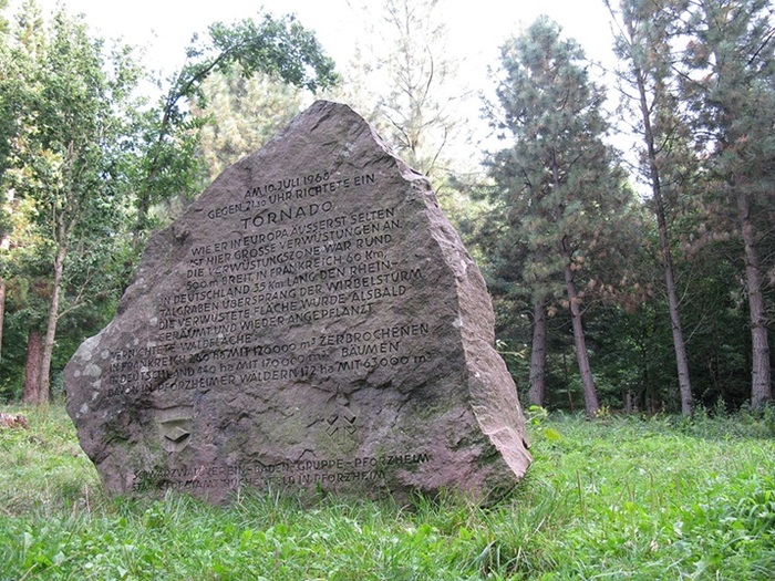 Tornadostein в Пфорцхайме