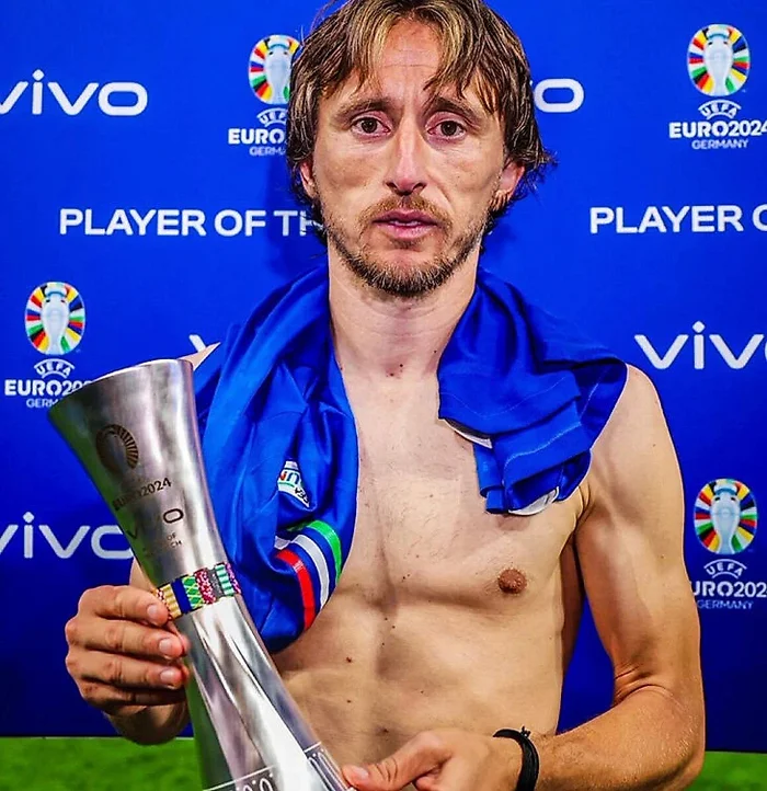 A tearful Luka Modric receives the award for best man of the match... - Europe championship, Football, Croatia, Luka Modric, Video