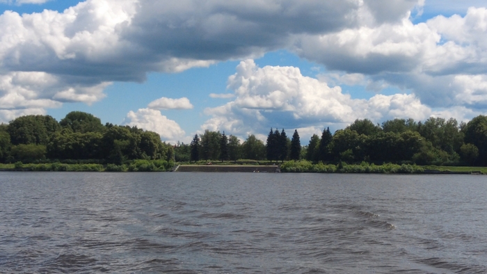 Остатки памятника Сталину.