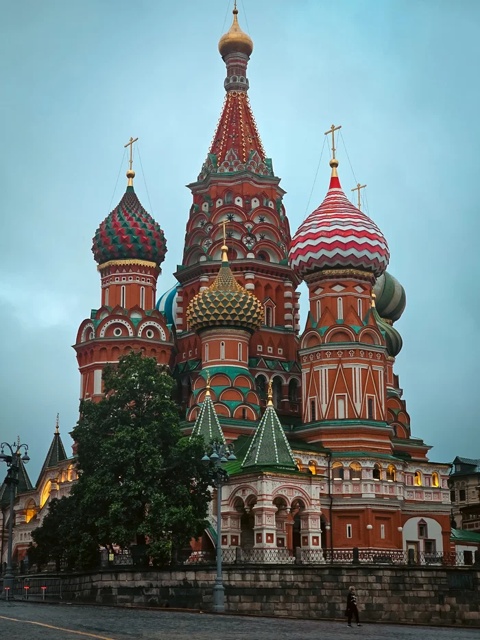 And pouring rain, you illuminated everything with colors, Moscow - My, Moscow, the Red Square, Rain, Russia, Capital