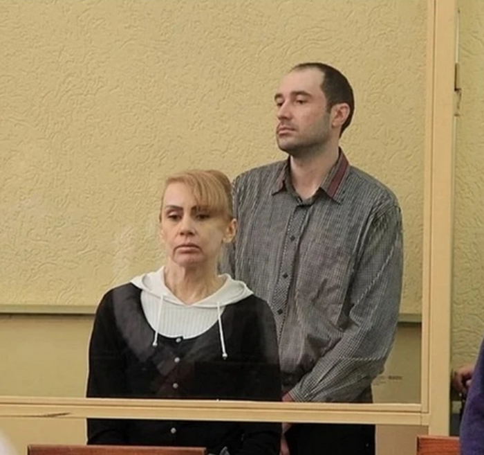 Инесса Тарвердиева и Сергей Синельник в зале суда