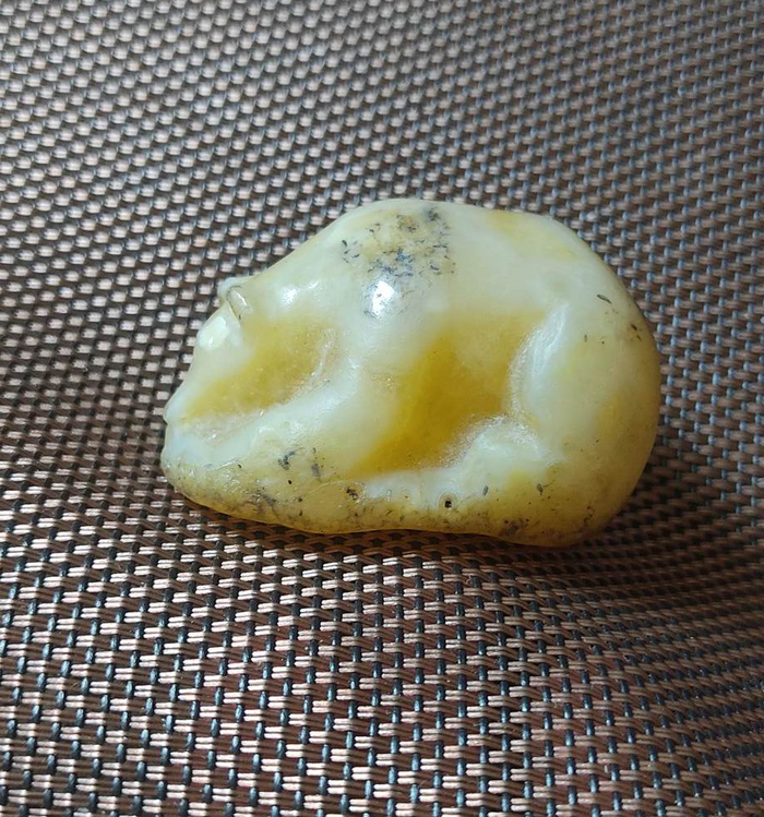 Вот яркий пример моих ошибок) мишка из халцедона или сердолика)