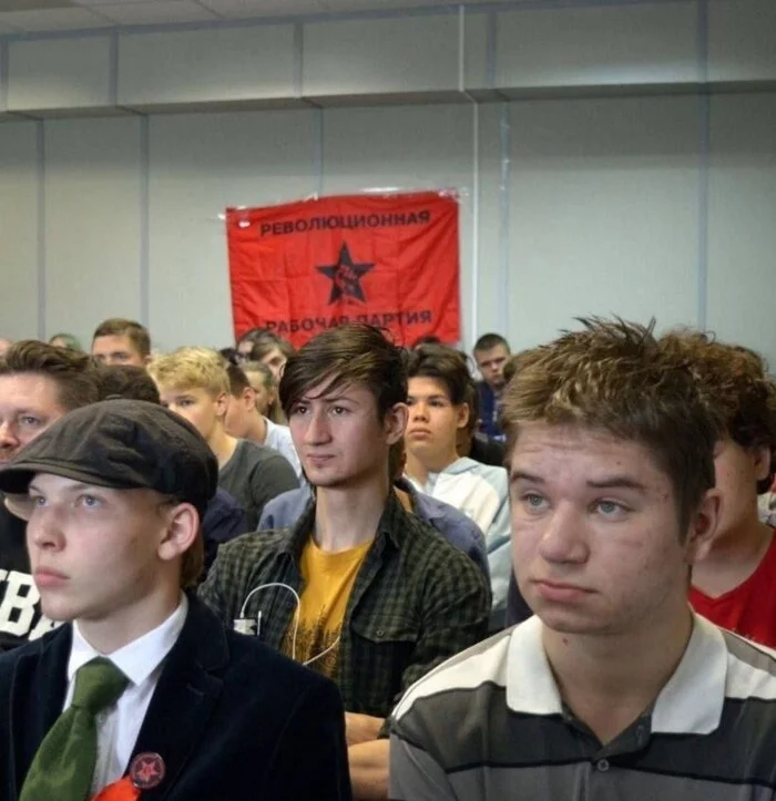 A revolution is coming - The consignment, Fighters against the regime, Politics, Longpost