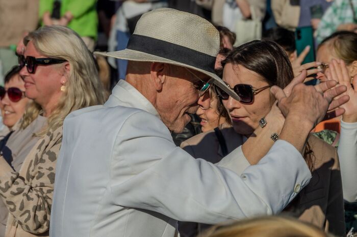 -      ? -? -   ... ().