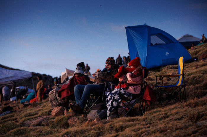 Так что болельщикам надо запастись тёплыми вещами, едой и горячим питьём.