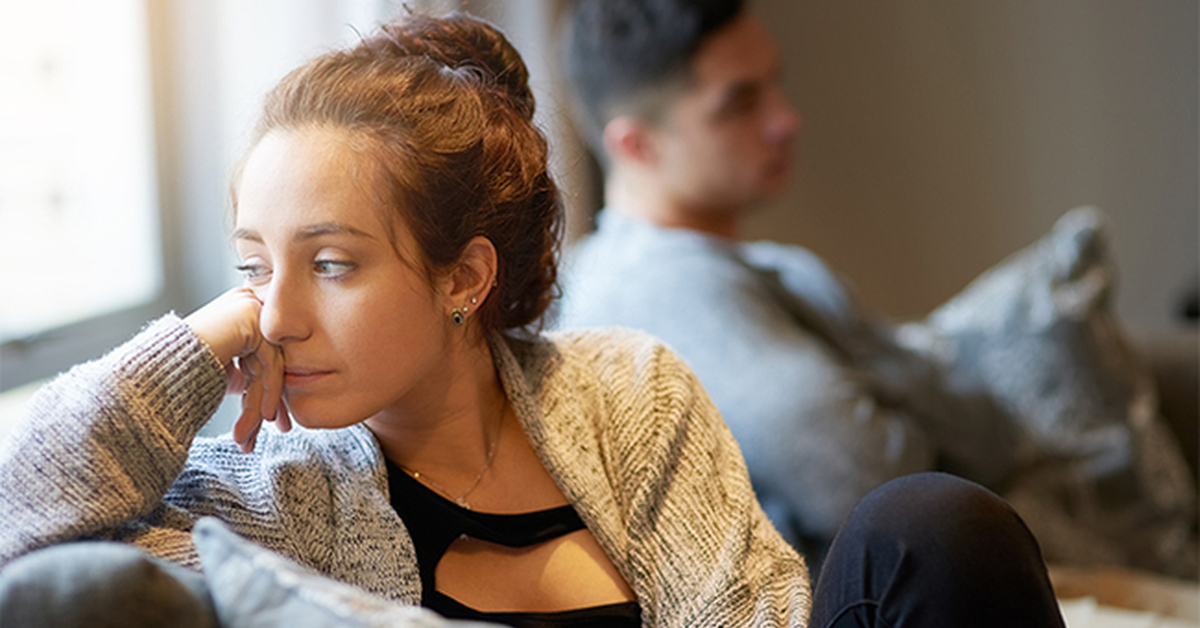 Любовная зависимость. Разочарованная девушка. Девушка не переживает за меня. Девушка страдает. Женщина разочарована.