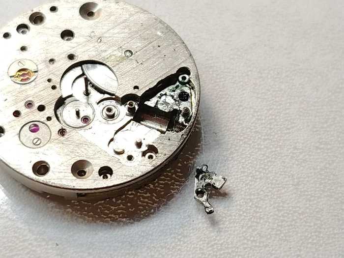 Gull - My, Master, Workshop, Clock, Hobby, Craftsmanship, Wrist Watch, Made in USSR, Work from home, Restoration, The photo, Experience, Emotions, Video, Vertical video, Longpost