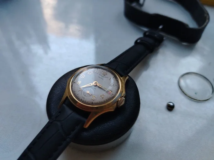 Gull - My, Master, Workshop, Clock, Hobby, Craftsmanship, Wrist Watch, Made in USSR, Work from home, Restoration, The photo, Experience, Emotions, Video, Vertical video, Longpost