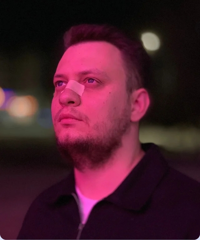 Хватит спрашивать про пластырь xD. Я просто пытался сделать отсылку на бегущего по лезвию.