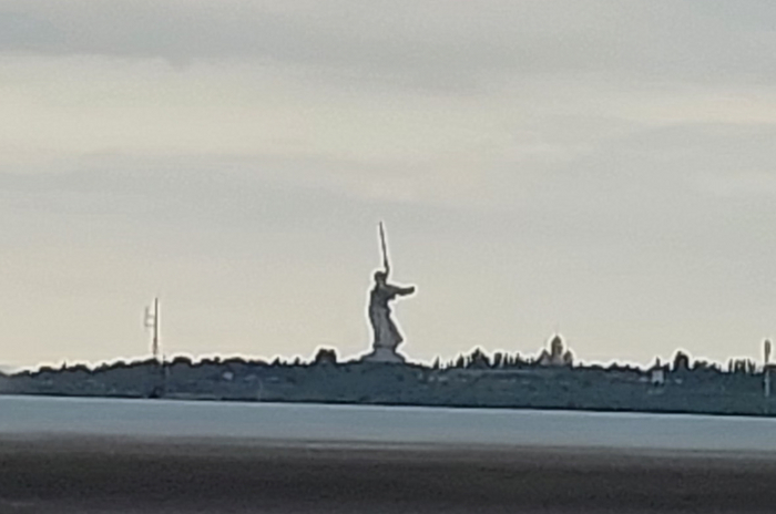 Родину-мать мы смогли увидеть очень сильно издалека