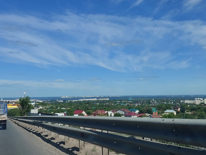 Помните, я говорил, что въезд в Тбилиси похож на въезд в Саратов?