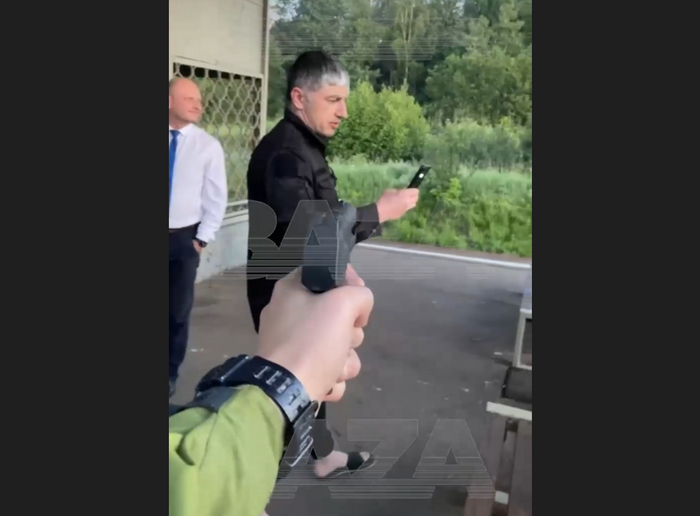 <!--noindex--><a href="https://pikabu.ru/story/khuligan_kotoryiy_ugrozhal_pistoletom_okhranniku_poka_ego_druzya_portili_vagonyi__zaderzhan_on_uzhe_izvinyaetsya_kakoy_srok_emu_grozit_11557752?u=https%3A%2F%2Ft.me%2Fs%2Fbazabazon&t=https%3A%2F%2Ft.me%2Fs%2Fbazabazon&h=798204e29f4be90d6b061ea54479d6d108e64901" title="https://t.me/s/bazabazon" target="_blank" rel="nofollow noopener">https://t.me/s/bazabazon</a><!--/noindex-->