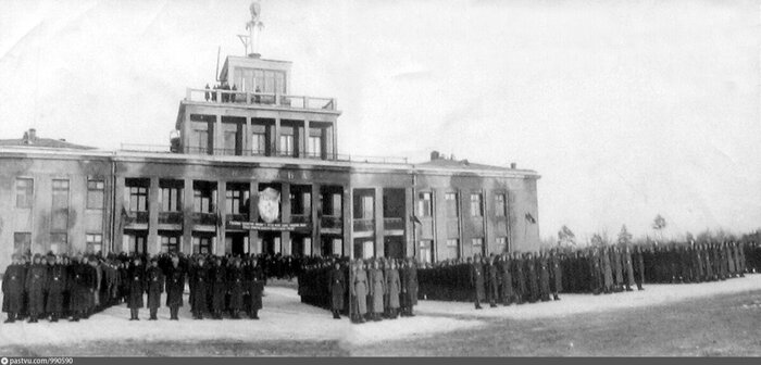 Военное построение на территории аэропорта "Внуково", 1944.