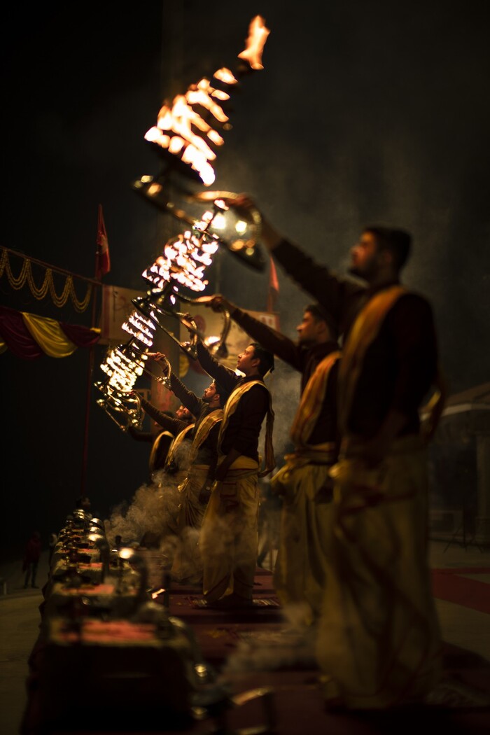 © Virginia Hines (США) «Ганга Арти, Варанаси». «Золото» в категории «Событие. Непрофессионалы».