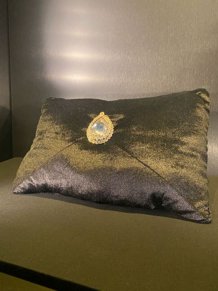            Spoon Maker's Diamond. 86 !