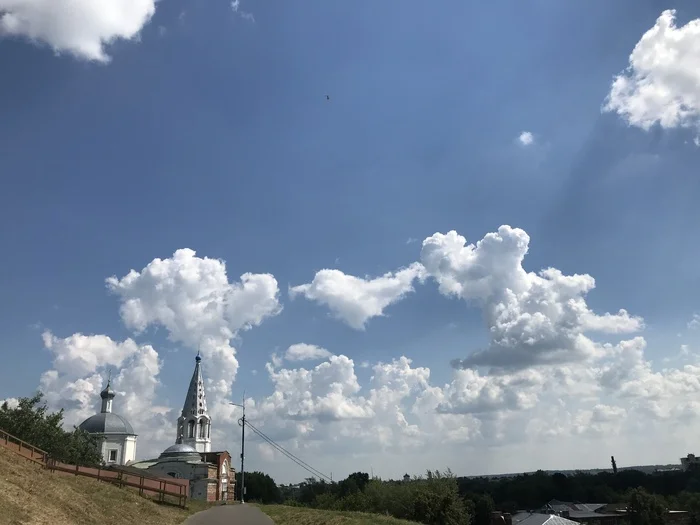 Heaven is my heart... - My, Photo on sneaker, Mobile photography, Summer, Sky, Clouds, June