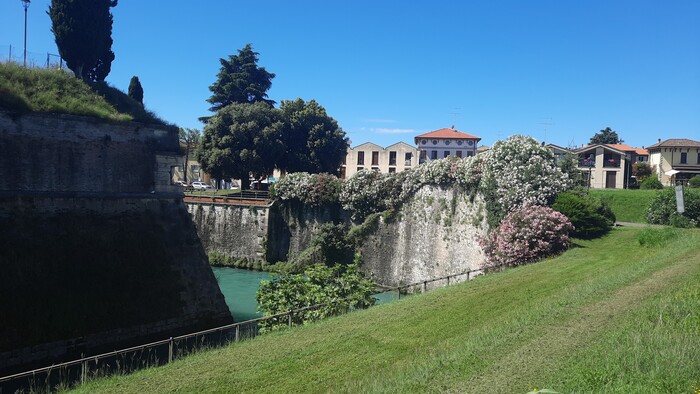 Крепостная стена Пескьеры