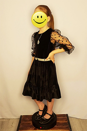 Платье из черного бархат-стрейч велюр. Рукава - фатин.