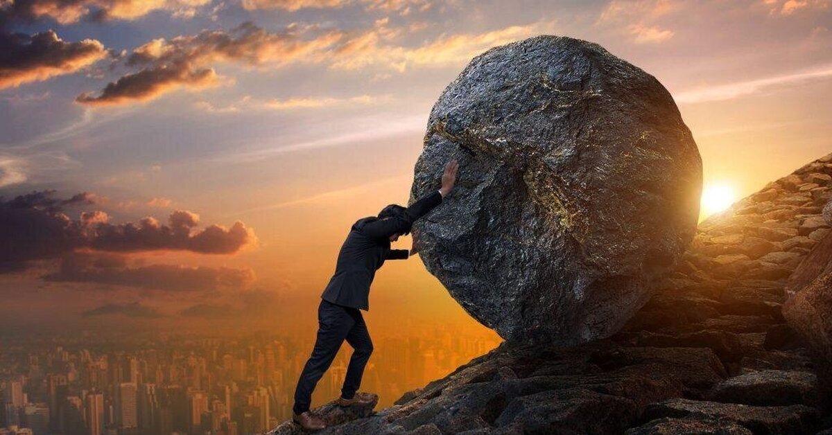 Тяжелый труд. Человек под камнем. Человек не камень. Человек не камень. Человечек придавленный камнями.